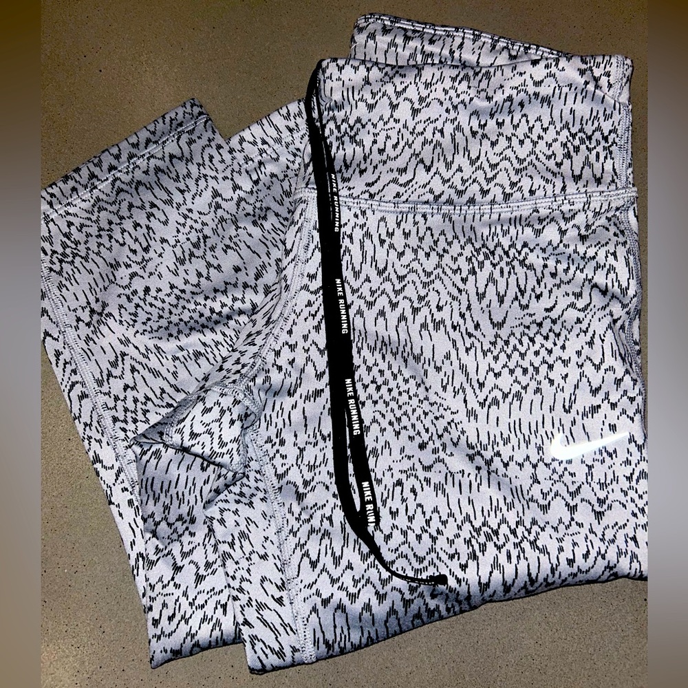 Woman’s Nike Dri-Fit capri leggings